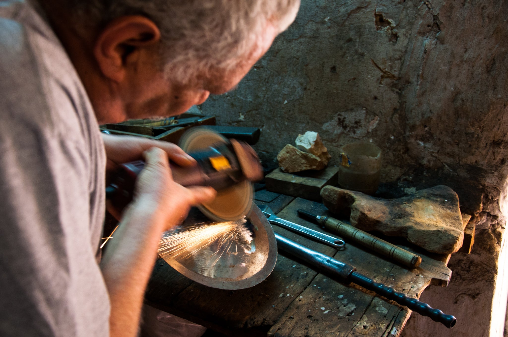Damascene Artisan Abdel Jalil polishing Metal 