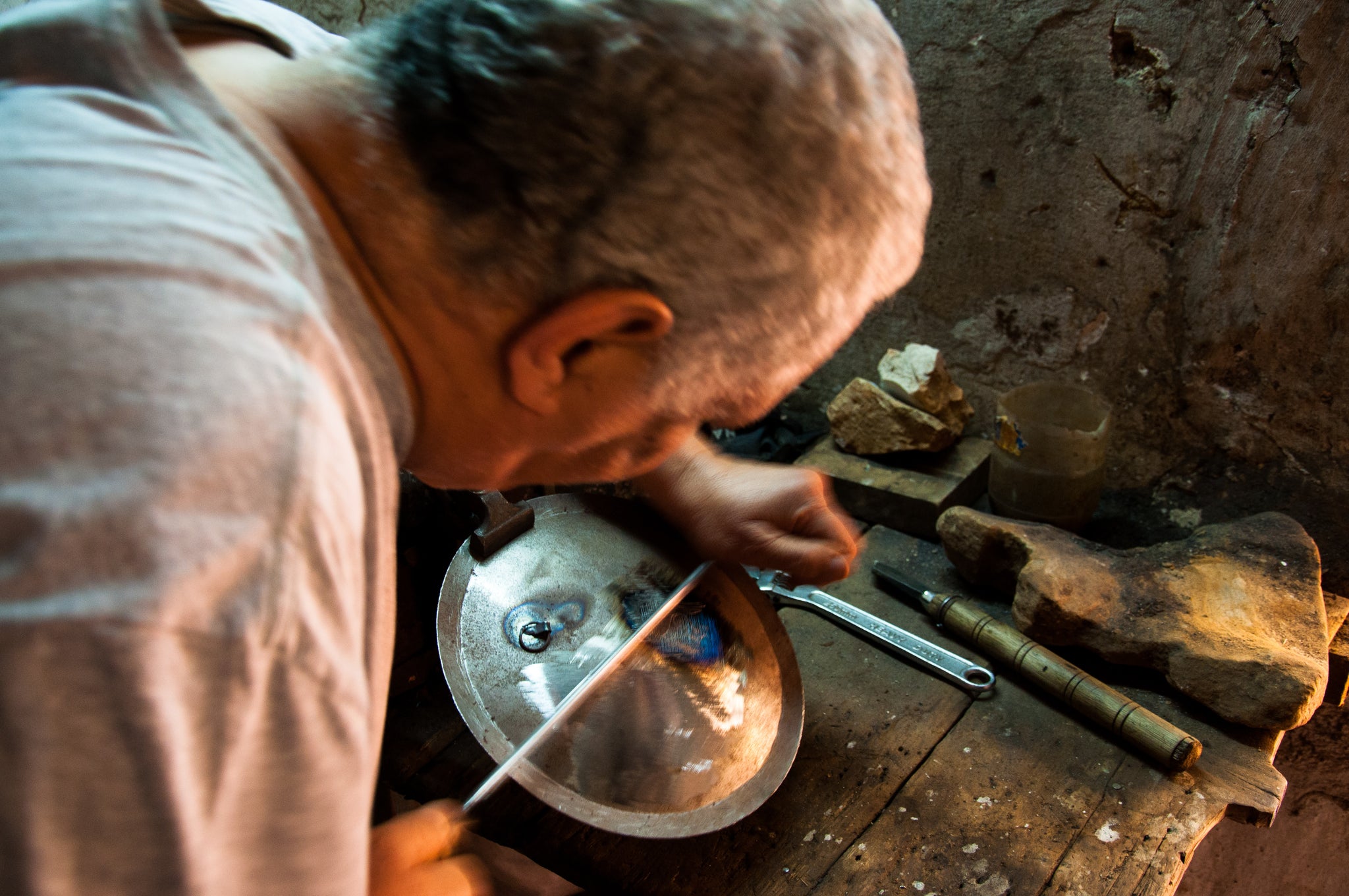 Damascene Artisan Abdel Jalil finish polishing