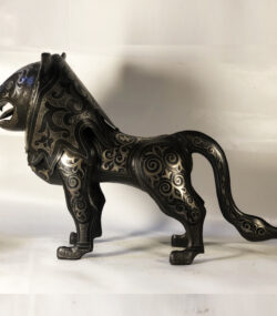 Antique Damascene Lion Sculpture – Handmade Silver Inlay Metal Lion – Damascus Artisan Decor – Middle Eastern Collectible Statue - Image 9