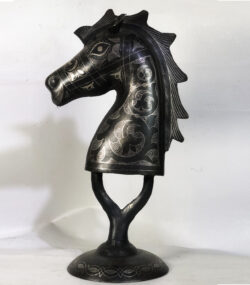 Horse Head Sculpture – Silver Inlay Metal Horse Bust, Rare Artisan Masterpiece from Meknes - Image 2