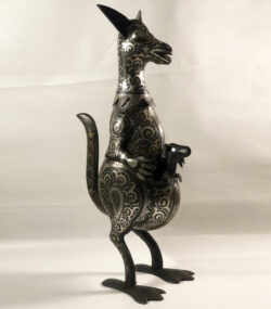 Damascene Kangaroo Sculpture – Handmade Silver Damascene Metal Art – Luxury Animal Statue – Artisan Home Decor – Collector Gift
