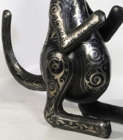 Damascene Kangaroo Sculpture – Silver Inlay Metal Kangaroo Statue, Rare Artisan Masterpiece from Meknes - Image 4