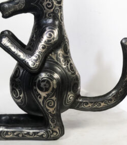 Damascene Kangaroo Sculpture – Silver Inlay Metal Kangaroo Statue, Rare Artisan Masterpiece from Meknes - Image 3