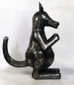Damascene Kangaroo Sculpture – Silver Inlay Metal Kangaroo Statue, Rare Artisan Masterpiece from Meknes - Image 2
