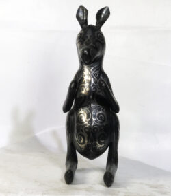 Damascene Kangaroo Sculpture – Silver Inlay Metal Kangaroo Statue, Rare Artisan Masterpiece from Meknes - Image 12