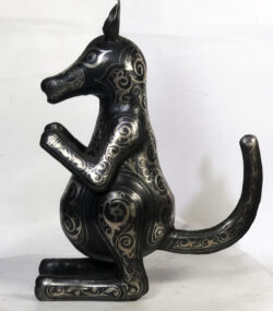 Damascene Kangaroo Sculpture – Silver Inlay Metal Kangaroo Statue, Rare Artisan Masterpiece from Meknes - Image 9