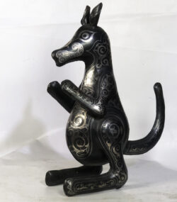 Damascene Kangaroo Sculpture – Silver Inlay Metal Kangaroo Statue, Rare Artisan Masterpiece from Meknes - Image 7