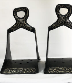 Handmade Damascene Horse Stirrups – Silver Inlay Equestrian Decor – Decorative Metal Saddle Stirrups – Moroccan Artisan Wall Art - Image 4