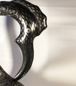Damascene Ibis Sculpture – Silver Inlay Metal Ibis Statue, Luxury Artisan Wildlife Art from Meknes - Image 7