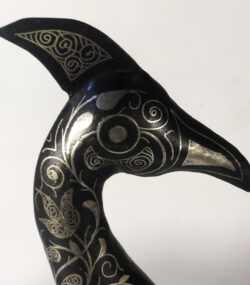 Damascene medium Peacock Sculpture – Silver Inlay Metal Peacock Statue, Rare Artisan Masterpiece from Meknes - Image 5