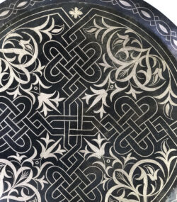 Handmade Moroccan Damascene Silver Inlay Decorative Plate – Rare Hand Engraved Metal Wall Art from Meknes 2- - Image 4