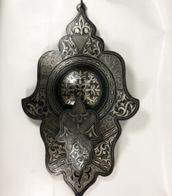 Moroccan Damascene Hamsa Wall Decor – Handmade Silver Damascene Khamsa – Islamic Wall Art – Hand of Fatima Hanging – Luxury Moroccan Home Decor
